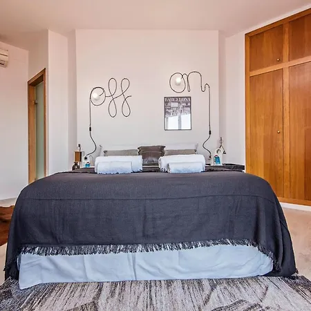 Pedrera Atic Apartment *